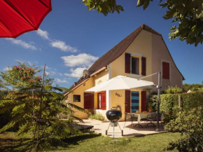 Beautiful holiday home near the forest